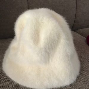 Angora bucket hat